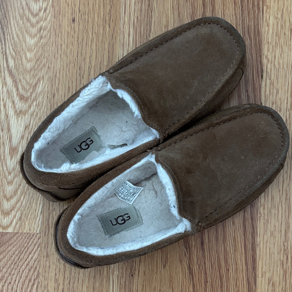 UGG Men's Tan slippers